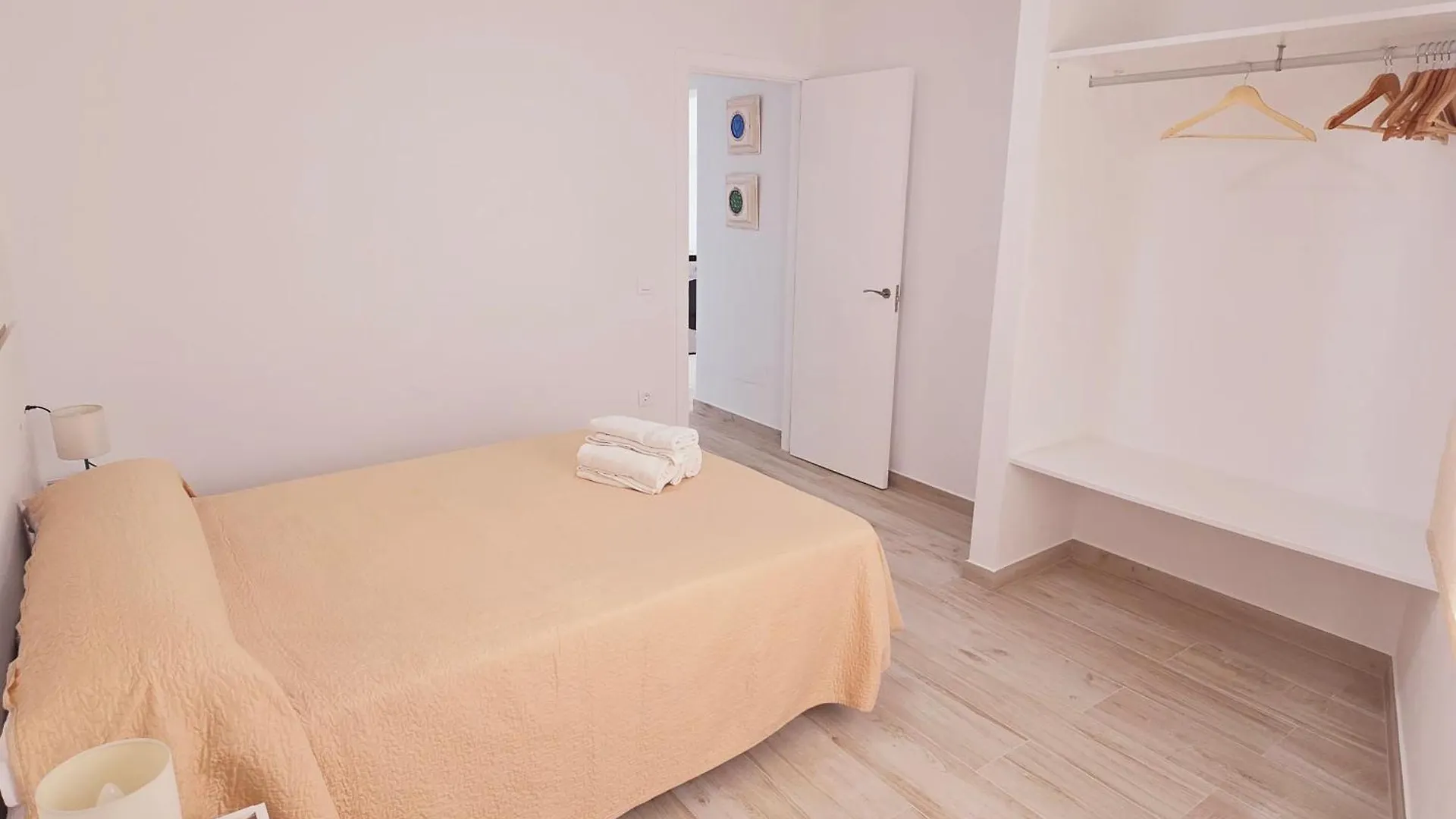 Conilplus Apartamentos Redonda 科尼尔-德拉弗龙特拉 0*,
